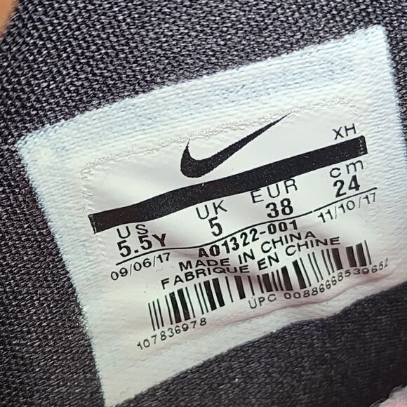 NIKE KYRIE - Womens Sneakers - SIZE 7 - Picture 11 of 11